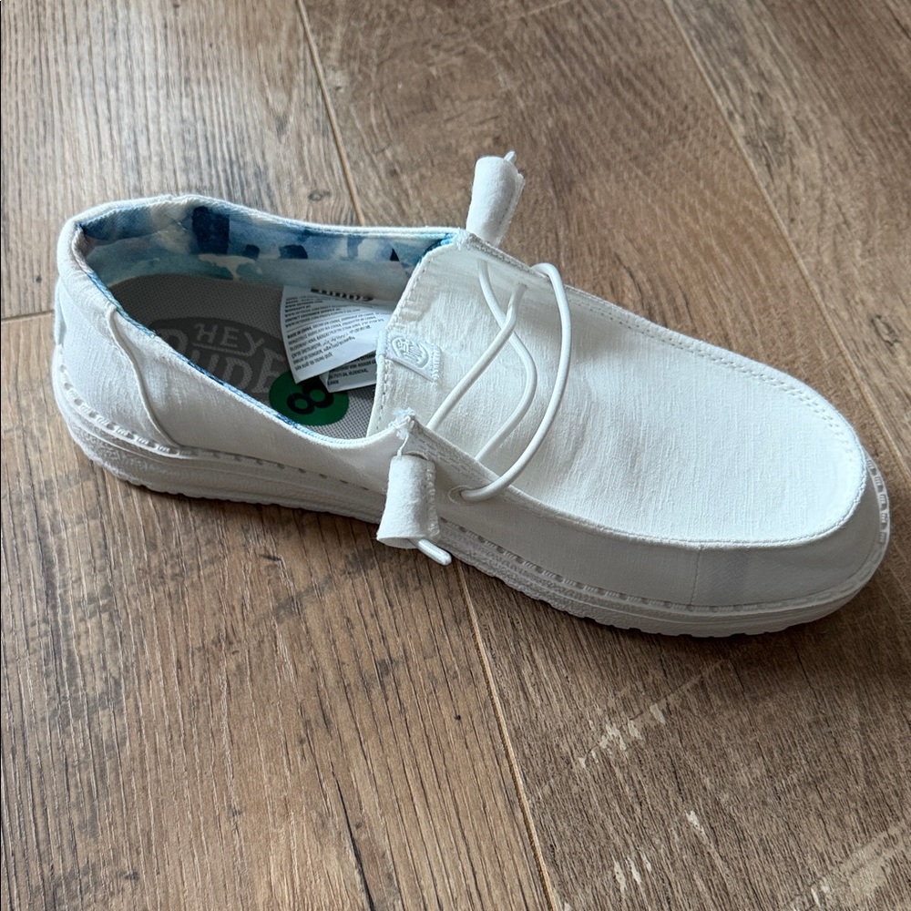 SINGLE LEFT Hey Dude White Slip-On Shoe Size 8 Wendy Silk Moon